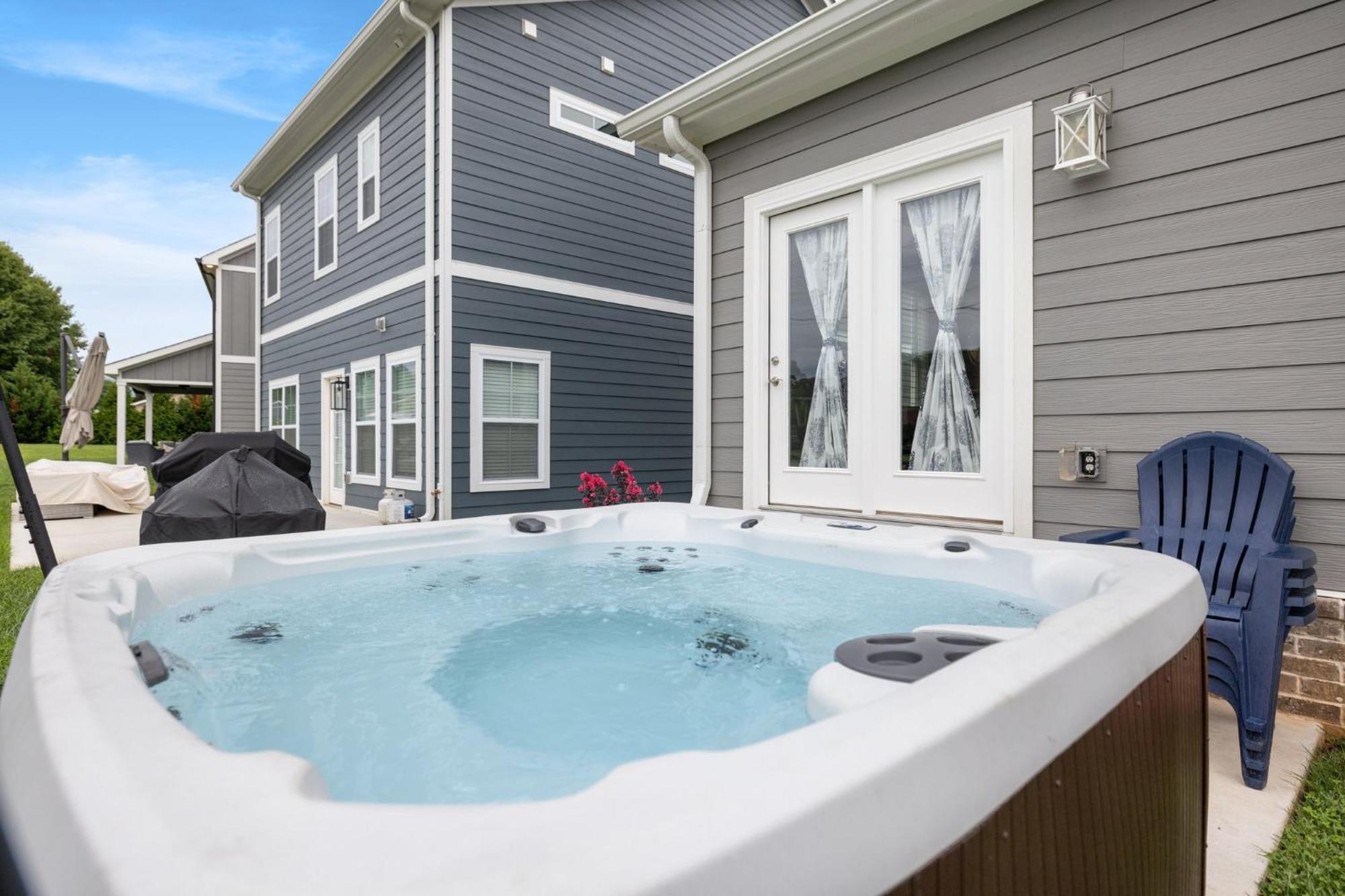 Winchester Cozy Lake Cottage W/ Kayaks, Sups, Pool & Firepit מראה חיצוני תמונה