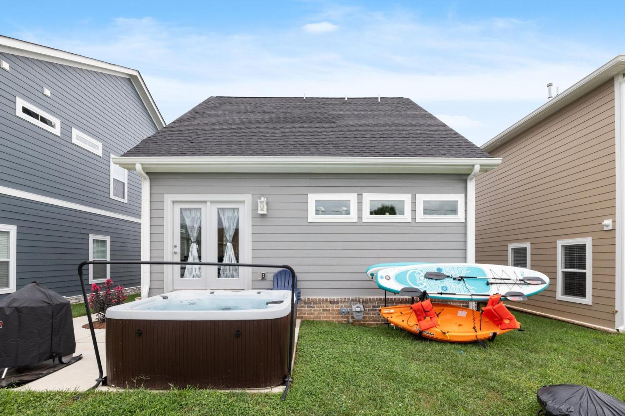 Winchester Cozy Lake Cottage W/ Kayaks, Sups, Pool & Firepit מראה חיצוני תמונה