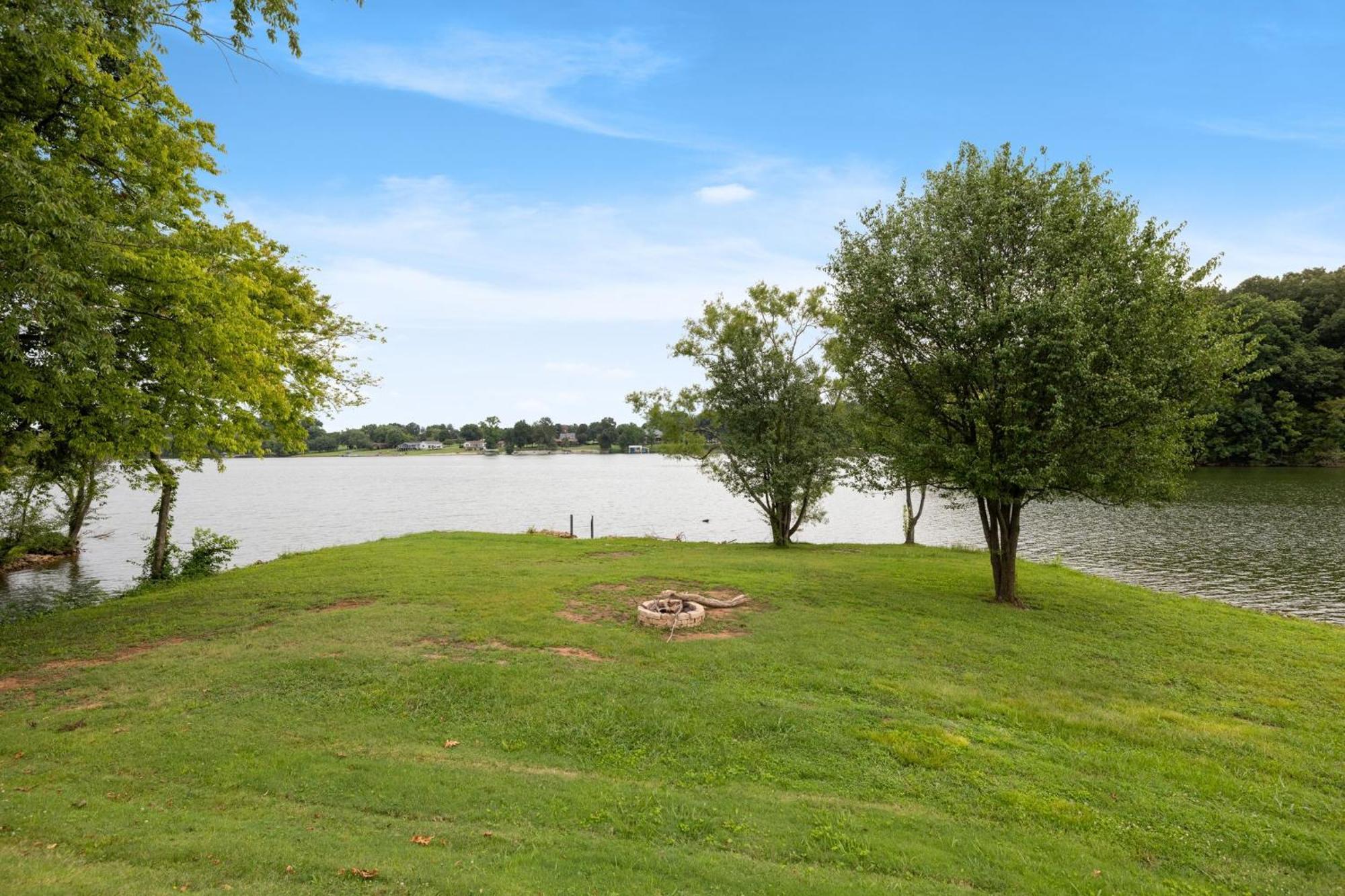 Winchester Cozy Lake Cottage W/ Kayaks, Sups, Pool & Firepit מראה חיצוני תמונה